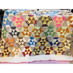 vintage quilt see front & back first two Picts very unique! Reversible 70x80”